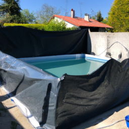 Accessoires et Produits d'Entretien : Astuces et Solutions pour une Piscine Impeccable Marmande